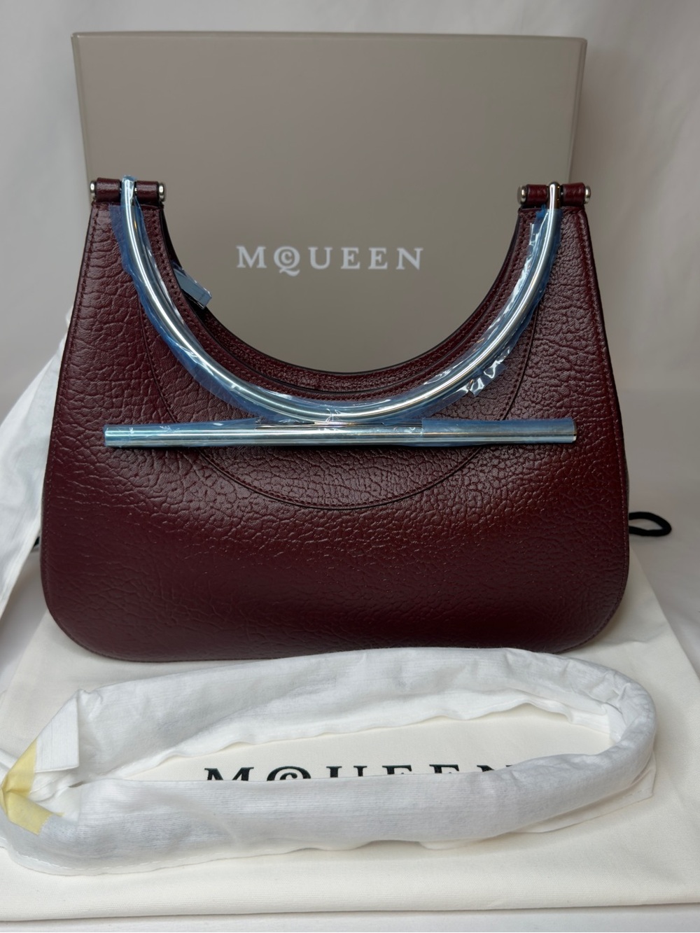 Alexander McQueen T-Bar Cranberry Leather Bag NWT Gift Box 803624